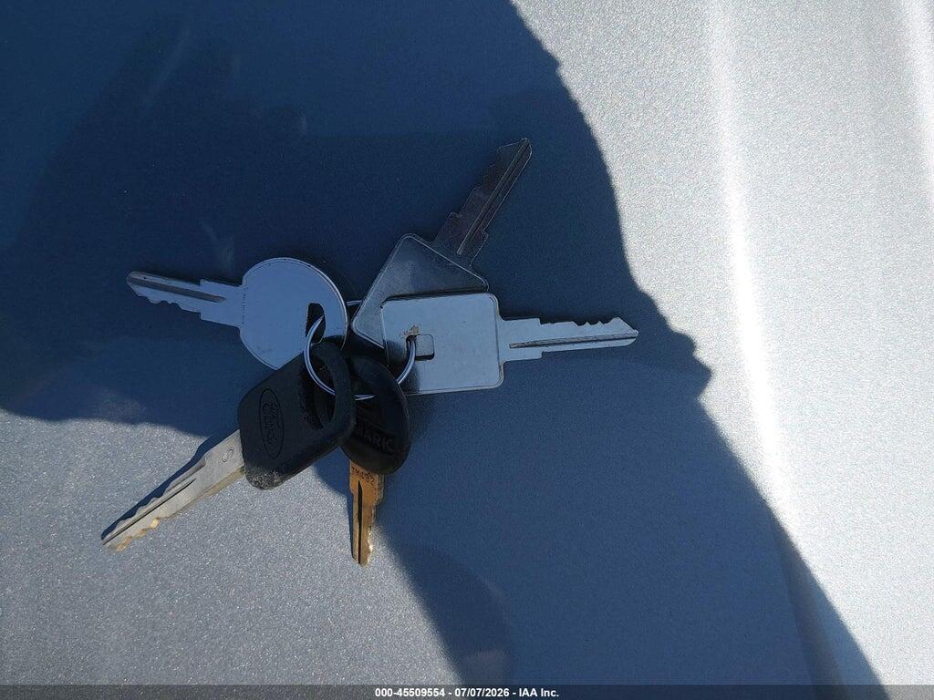 1FCNF53S6Y0A00837 2000 FORD F550 photo no. 11