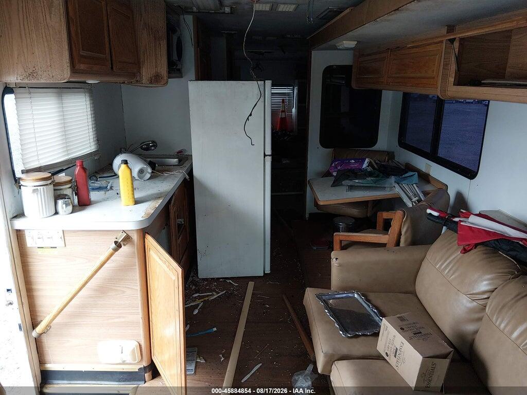 1FCNF53S3Y0A02500 2000 FORD F550 photo no. 8