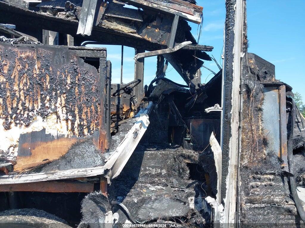 4UZ6EFBC9YCG48502 2000 FREIGHTLINER CHASSIS photo no. 7