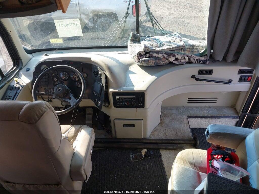 4UZ6XJCA5YCG54694 2000 FREIGHTLINER CHASSIS photo no. 5