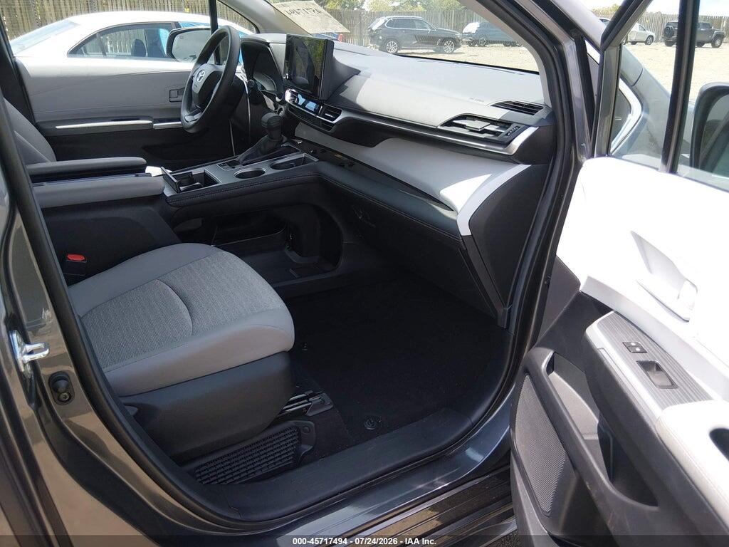 5TDBRKEC0SS238508 2025 TOYOTA SIENNA photo no. 5