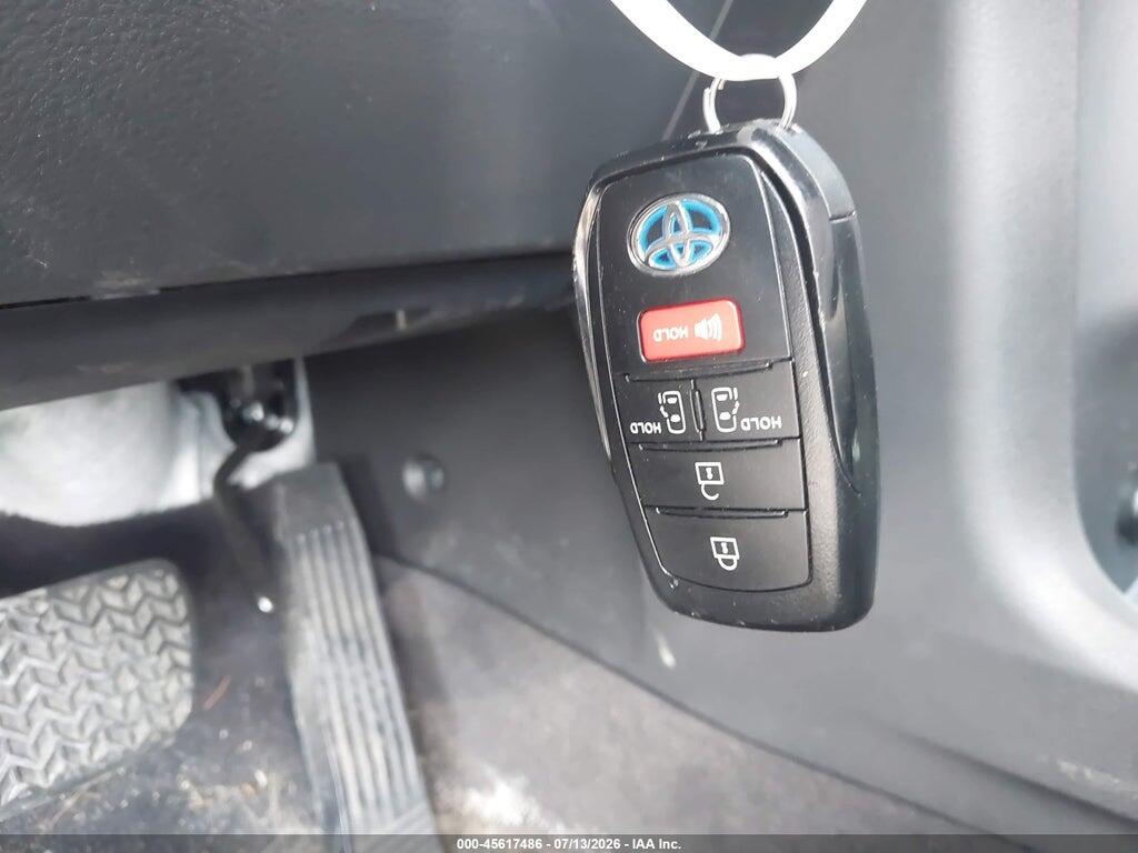 5TDBSKFCXSS156899 2025 TOYOTA SIENNA photo no. 11