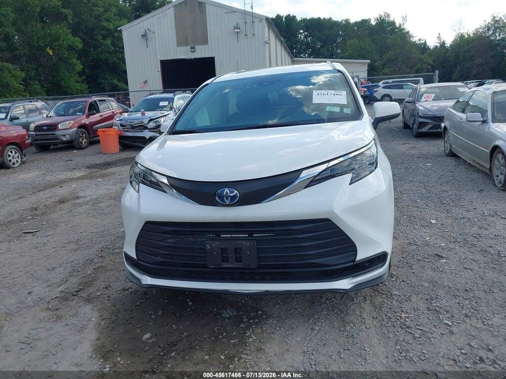 5TDBSKFCXSS156899 2025 TOYOTA SIENNA photo no. 12