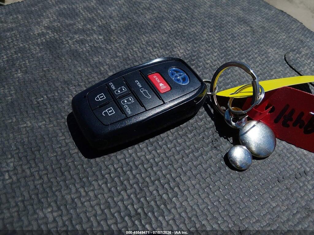 5TDCSKFC9SS204445 2025 TOYOTA SIENNA photo no. 11