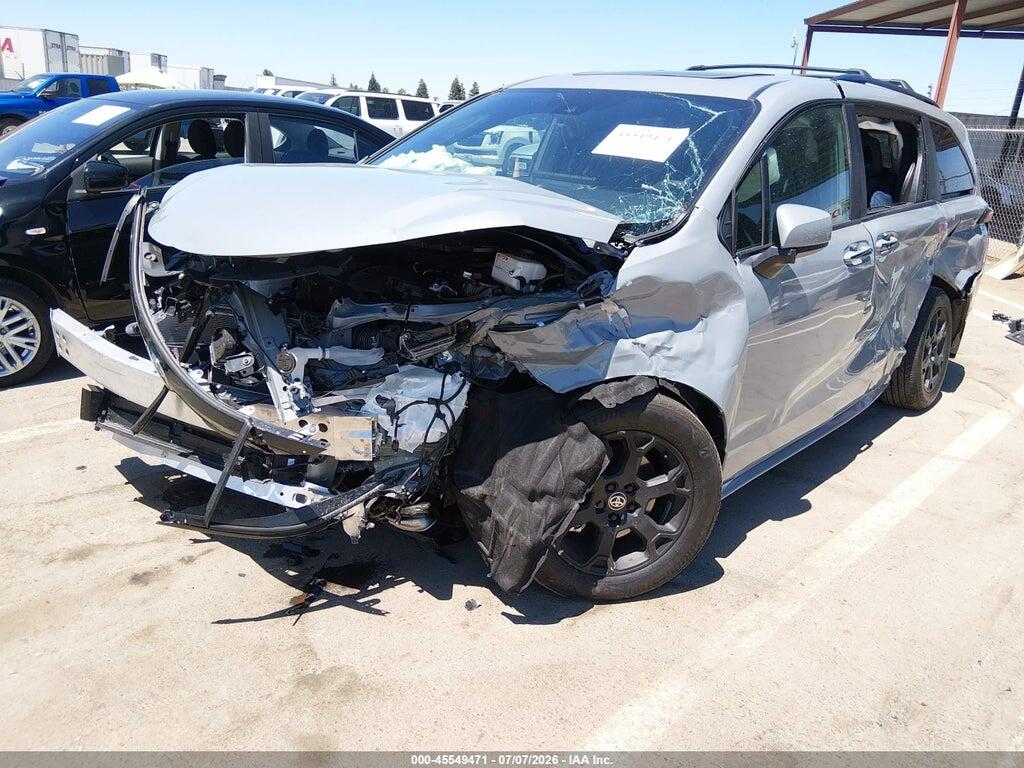 5TDCSKFC9SS204445 2025 TOYOTA SIENNA photo no. 2