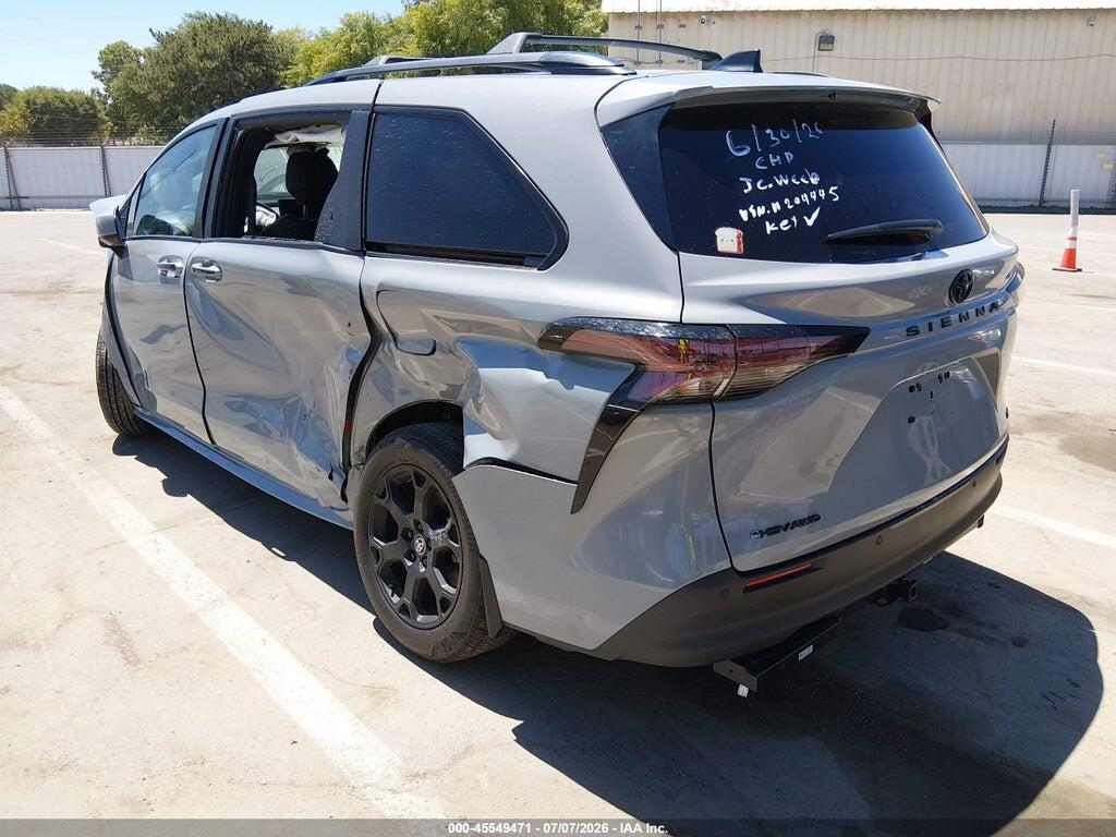5TDCSKFC9SS204445 2025 TOYOTA SIENNA photo no. 3