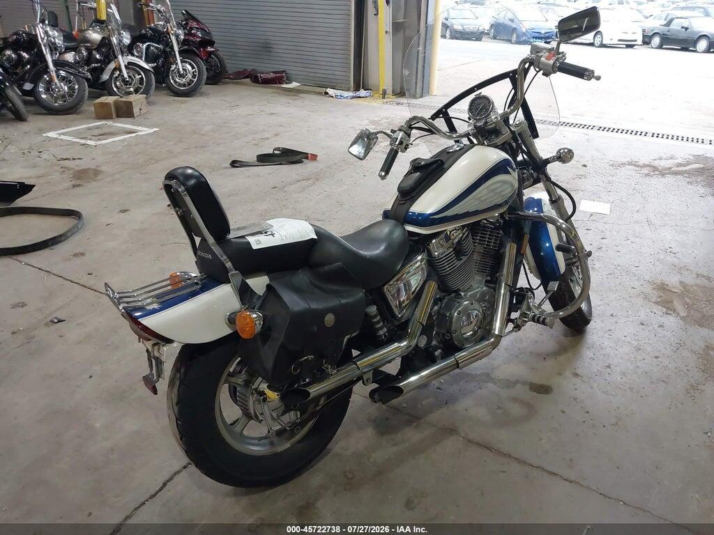 1HFSC1809YA401472 2000 HONDA VT1100 photo no. 4