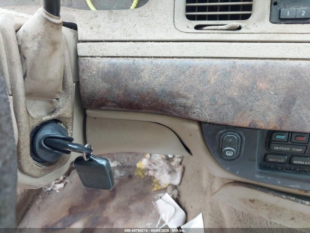 2MEFM75V28X662718 2008 MERCURY GRAND MARQUIS photo no. 11