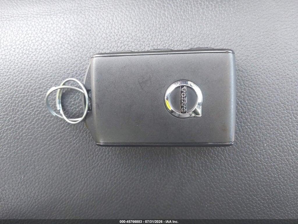 YV4L12UJ6S2477321 2025 VOLVO XC40 photo no. 11