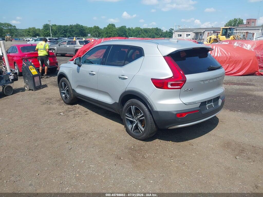 YV4L12UJ6S2477321 2025 VOLVO XC40 photo no. 3