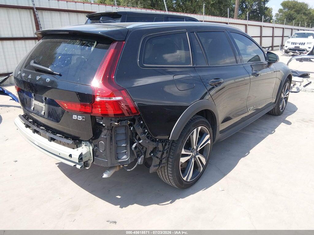 YV4L12WK0S2147065 2025 VOLVO V60 CROSS COUNTRY photo no. 4