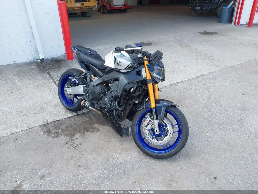JYARN95E3SA001282 2025 YAMAHA MT09 photo no. 1