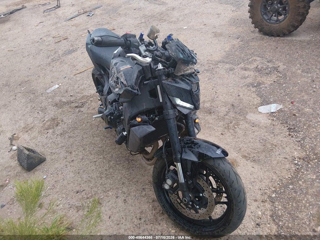 JYARN94E3SA003616 2025 YAMAHA MT09 photo no. 2