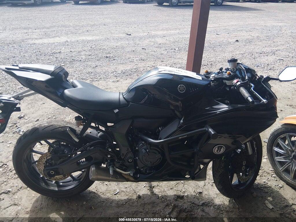 JYARM38E3SA018174 2025 YAMAHA YZFR7 photo no. 12