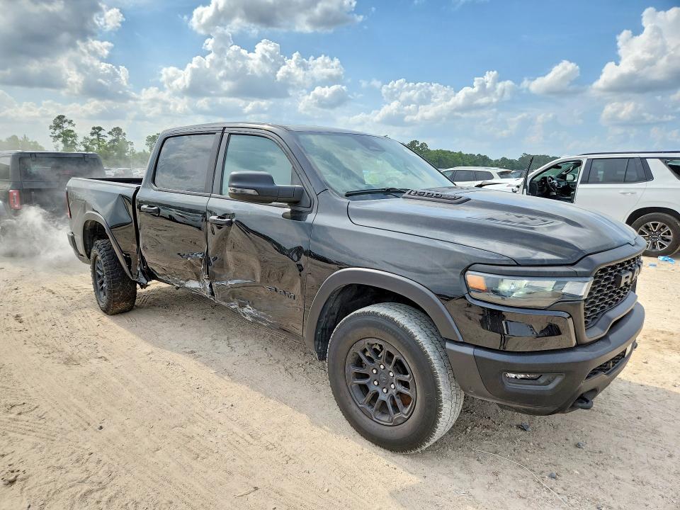 2025 RAM 1500 REBEL — Фото 4 из 12