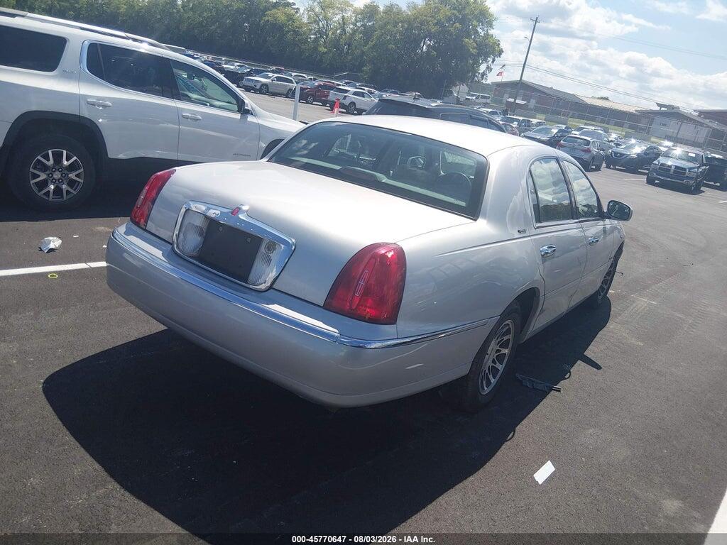 1LNHM82W2YY790983 2000 LINCOLN TOWN CAR photo no. 4