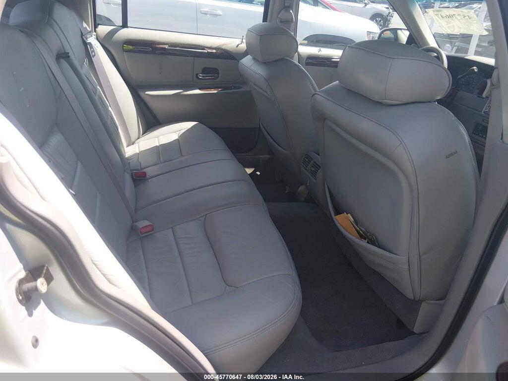 1LNHM82W2YY790983 2000 LINCOLN TOWN CAR photo no. 8