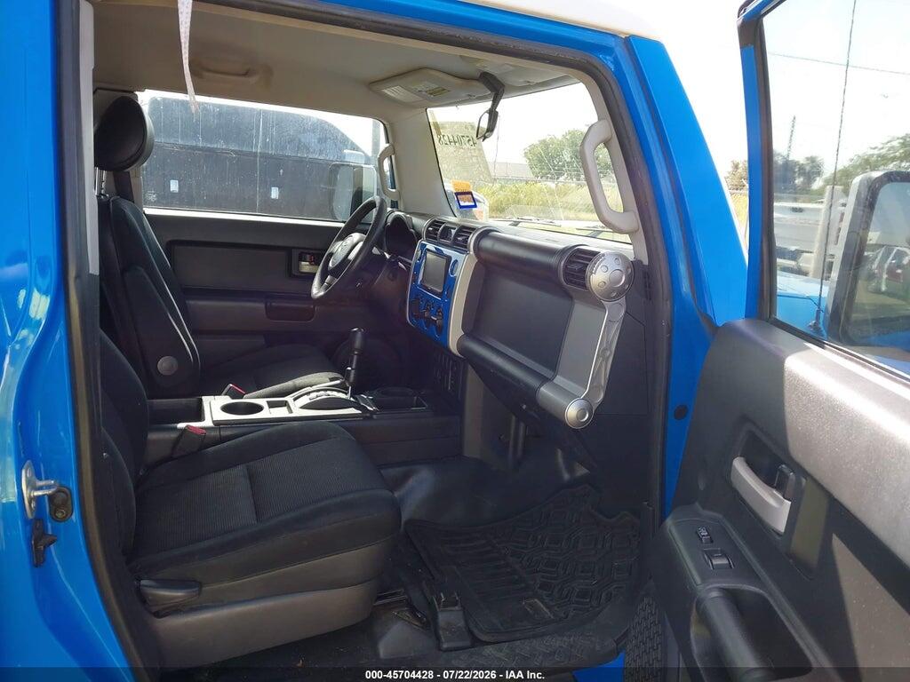 JTEZU11F570018178 2007 TOYOTA FJ CRUISER photo no. 5