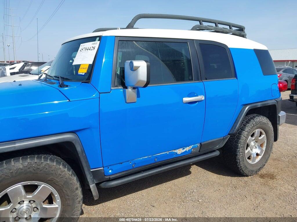 JTEZU11F570018178 2007 TOYOTA FJ CRUISER photo no. 6