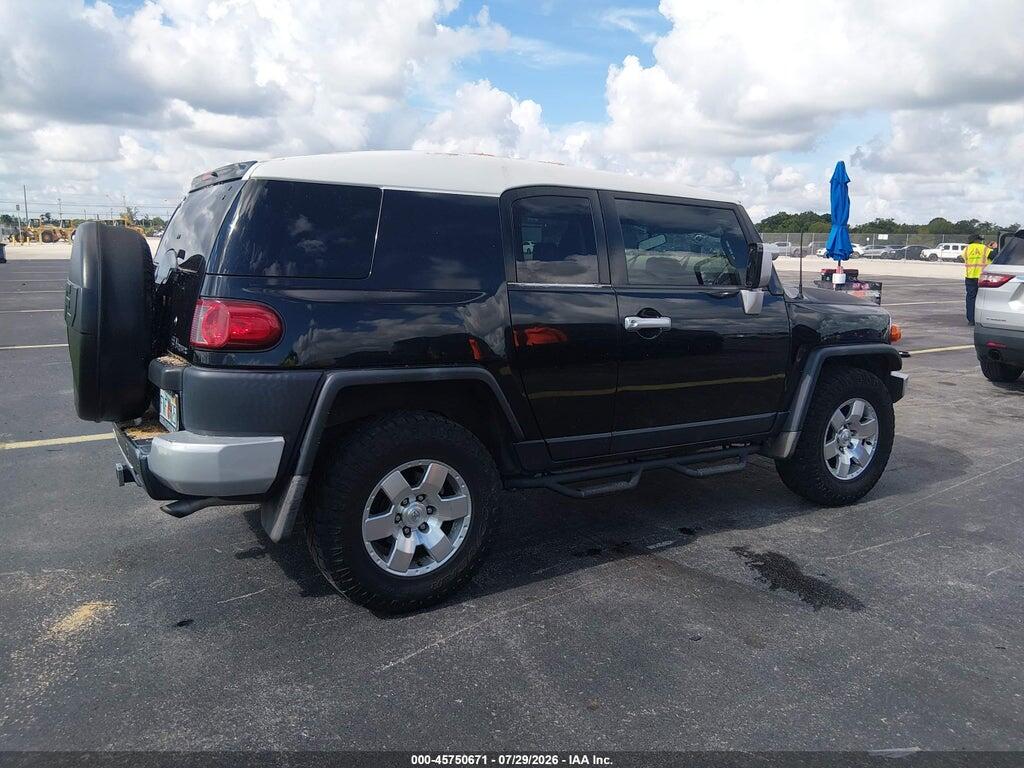 JTEBU11F370088585 2007 TOYOTA FJ CRUISER photo no. 4