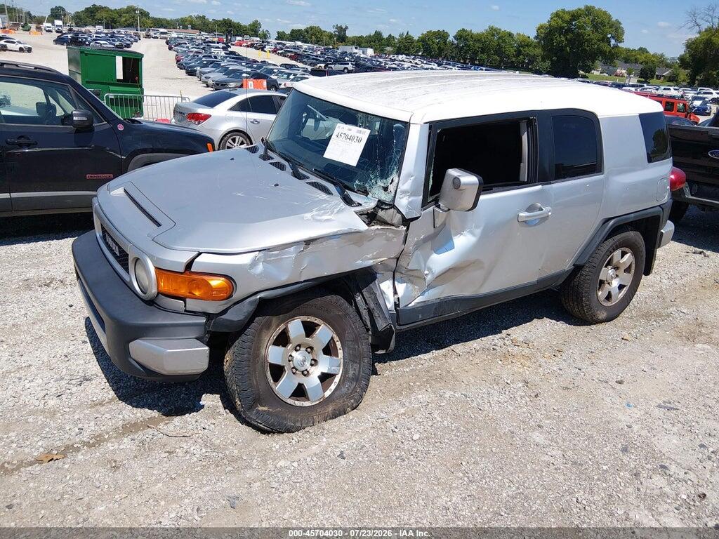 JTEBU11FX70088793 2007 TOYOTA FJ CRUISER photo no. 2