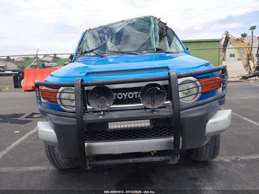 JTEZU11FX70006057 2007 TOYOTA FJ CRUISER photo no. 12