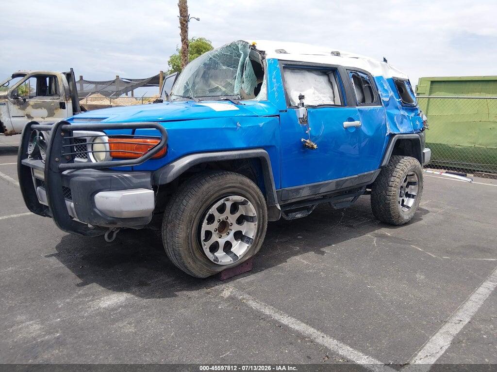 JTEZU11FX70006057 2007 TOYOTA FJ CRUISER photo no. 2