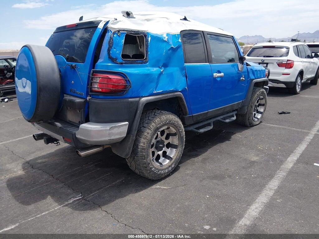 JTEZU11FX70006057 2007 TOYOTA FJ CRUISER photo no. 4