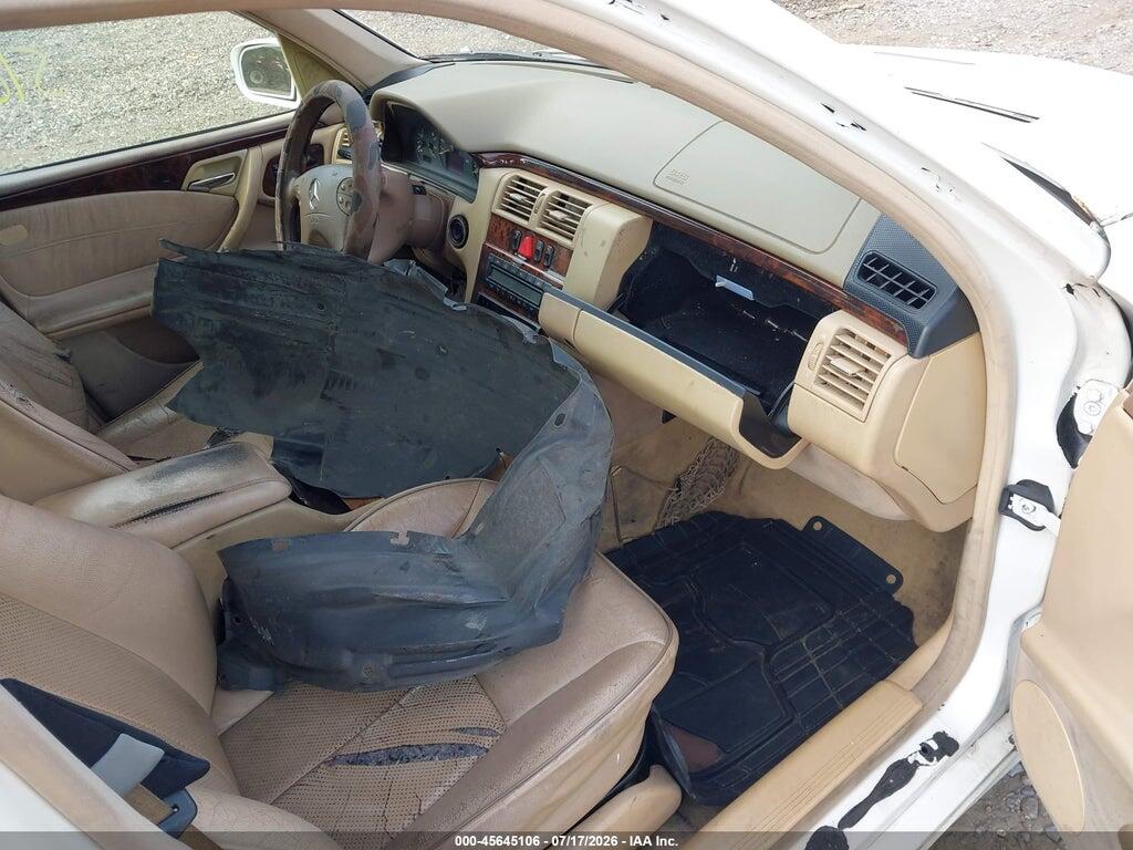 WDBJF65J1YB161947 2000 MERCEDES-BENZ E 320 photo no. 5