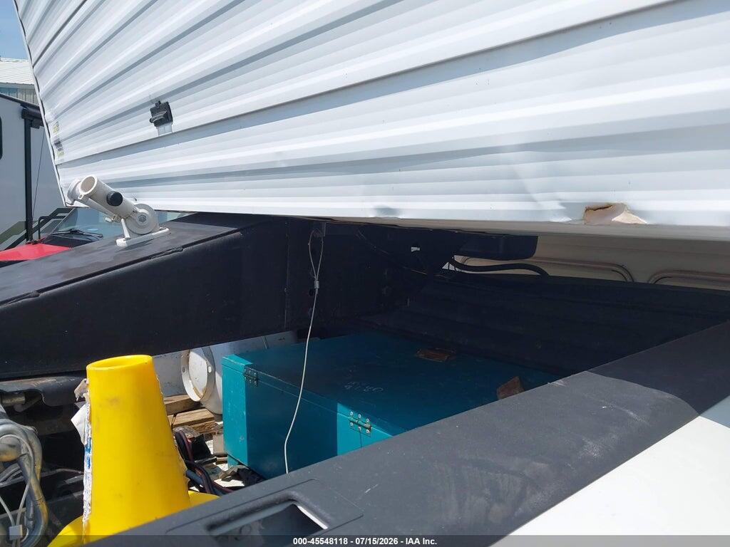 1SN300P202F001842 2002 NOMAD 5TH WHEEL photo no. 10
