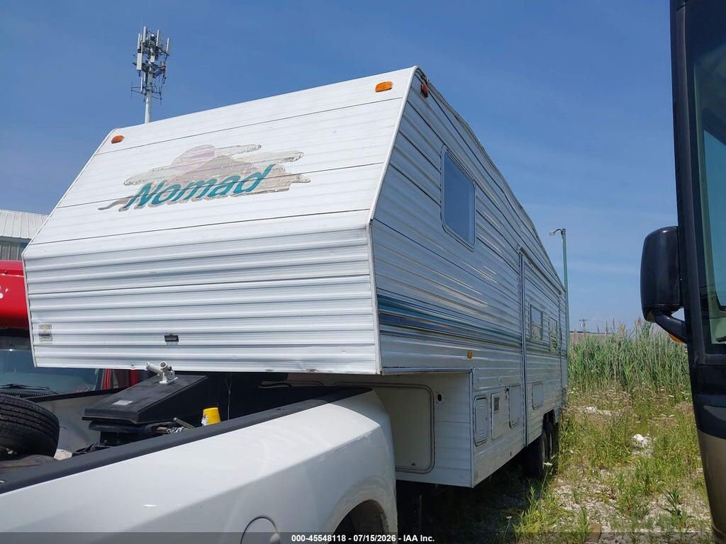1SN300P202F001842 2002 NOMAD 5TH WHEEL photo no. 2