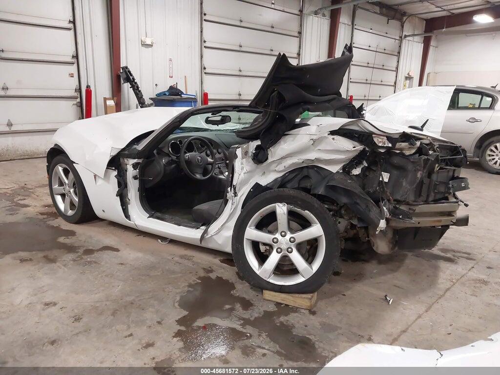 1G2MC35B68Y119046 2008 PONTIAC SOLSTICE photo no. 3