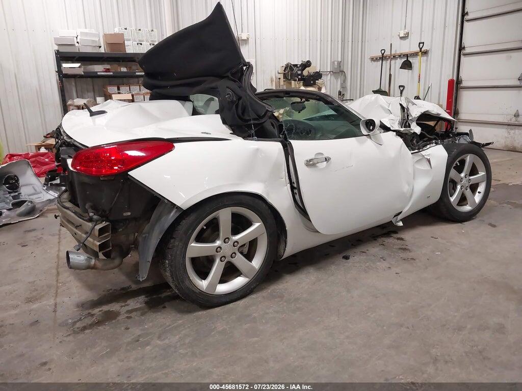 1G2MC35B68Y119046 2008 PONTIAC SOLSTICE photo no. 4
