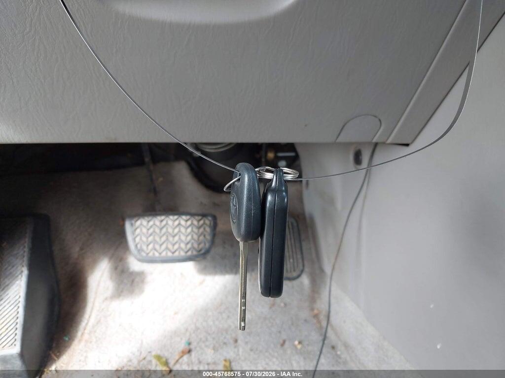 JTEHF21A730105266 2003 TOYOTA HIGHLANDER photo no. 11