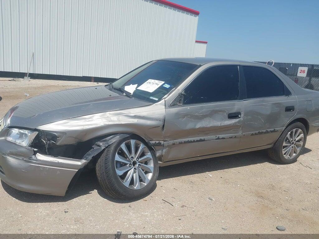 4T1BF22K2YU100991 2000 TOYOTA CAMRY photo no. 6