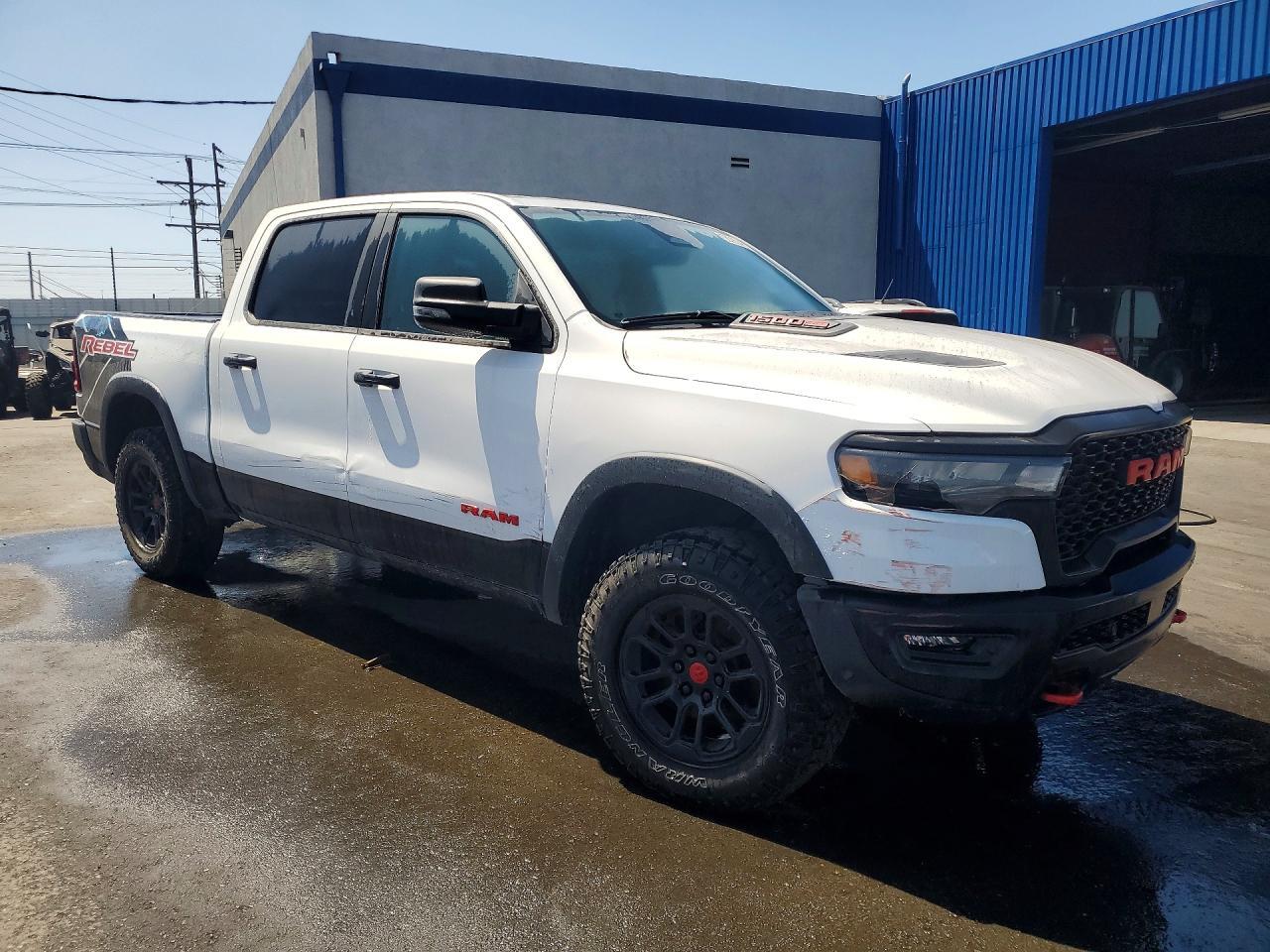 2025 RAM 1500 REBEL — Фото 4 из 12