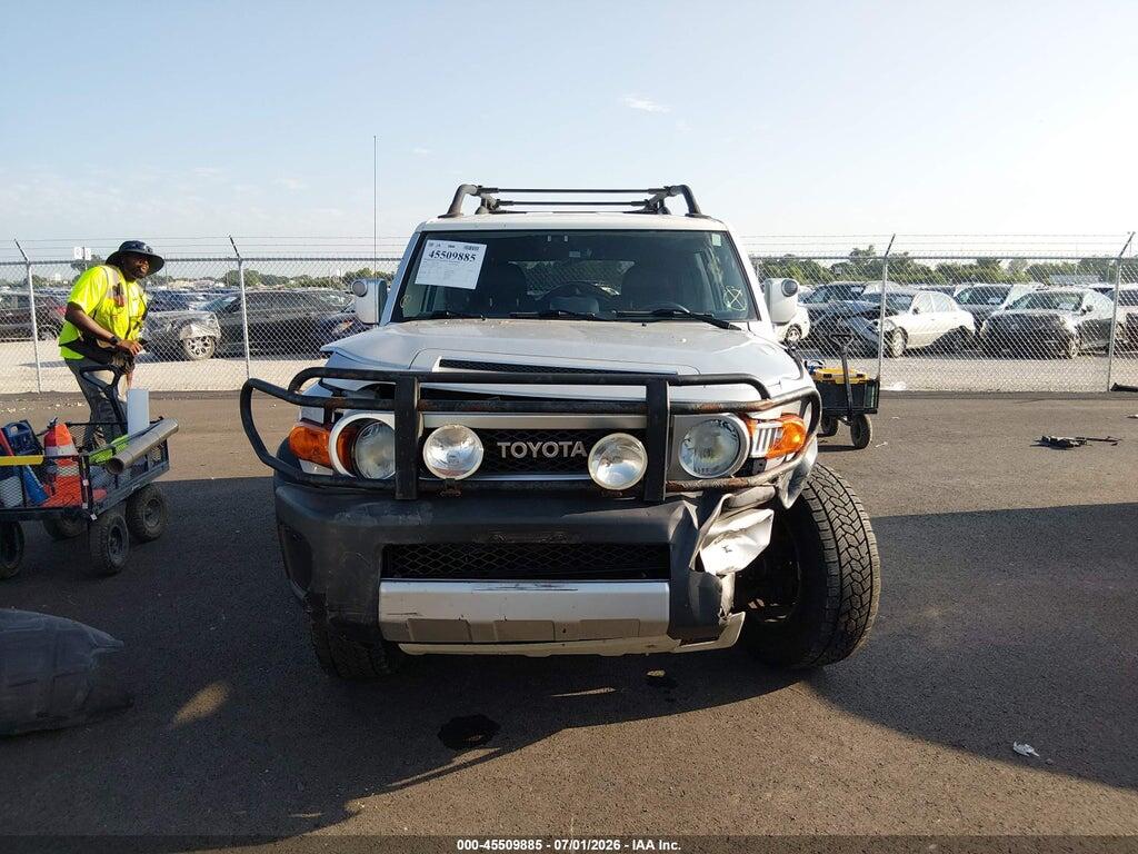 JTEBU11FX8K052513 2008 TOYOTA FJ CRUISER photo no. 12