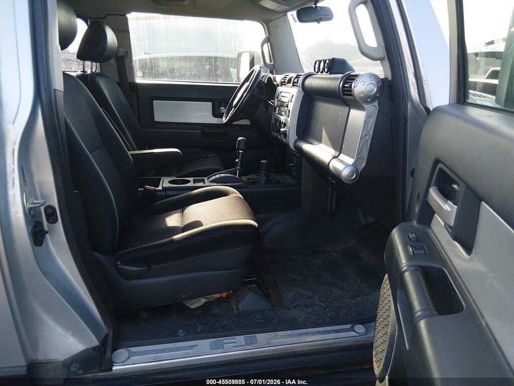 JTEBU11FX8K052513 2008 TOYOTA FJ CRUISER photo no. 5