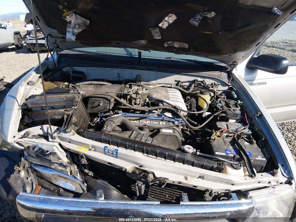 5TEWN72N0YZ695573 2000 TOYOTA TACOMA photo no. 10