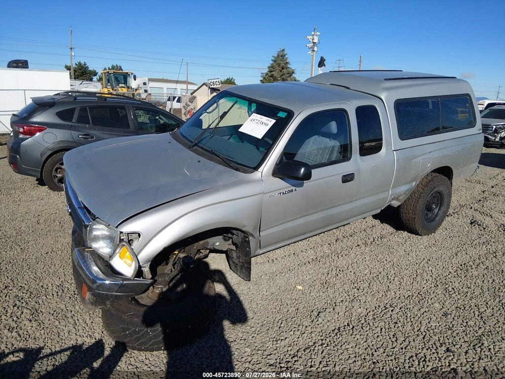 5TEWN72N0YZ695573 2000 TOYOTA TACOMA photo no. 2