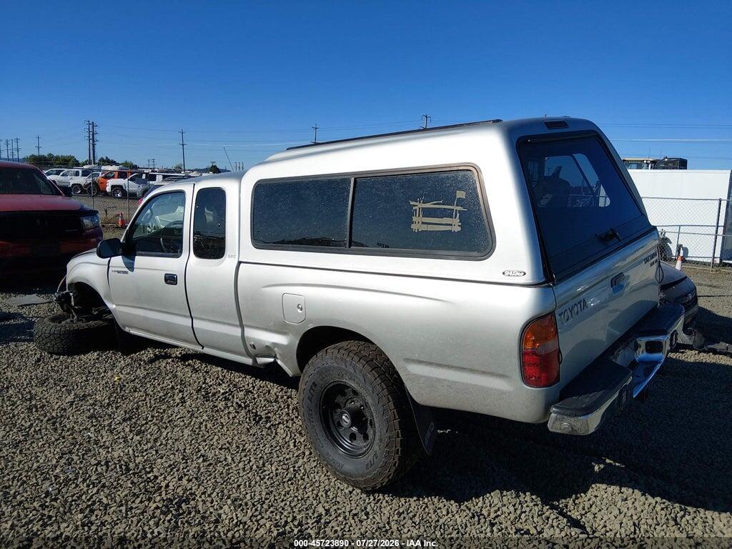 5TEWN72N0YZ695573 2000 TOYOTA TACOMA photo no. 3