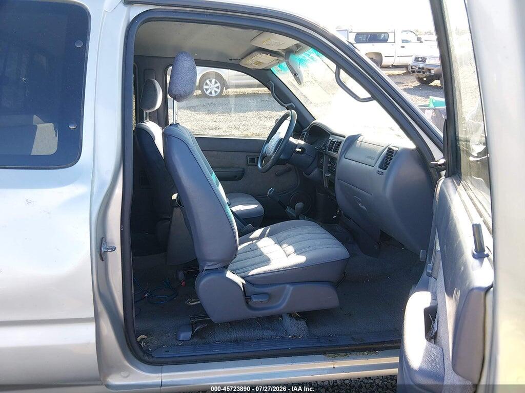 5TEWN72N0YZ695573 2000 TOYOTA TACOMA photo no. 5