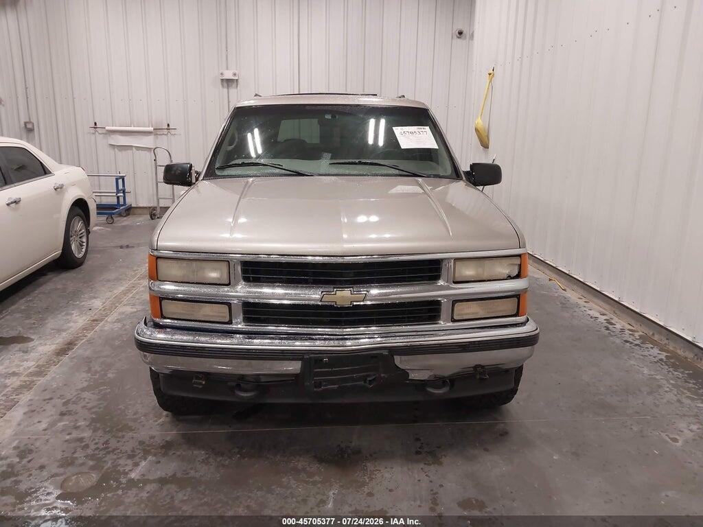 1GNFK16R2WJ320995 1998 CHEVROLET SUBURBAN 1500 photo no. 12