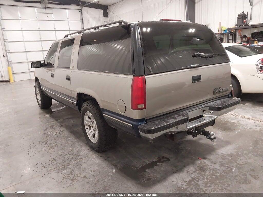 1GNFK16R2WJ320995 1998 CHEVROLET SUBURBAN 1500 photo no. 3