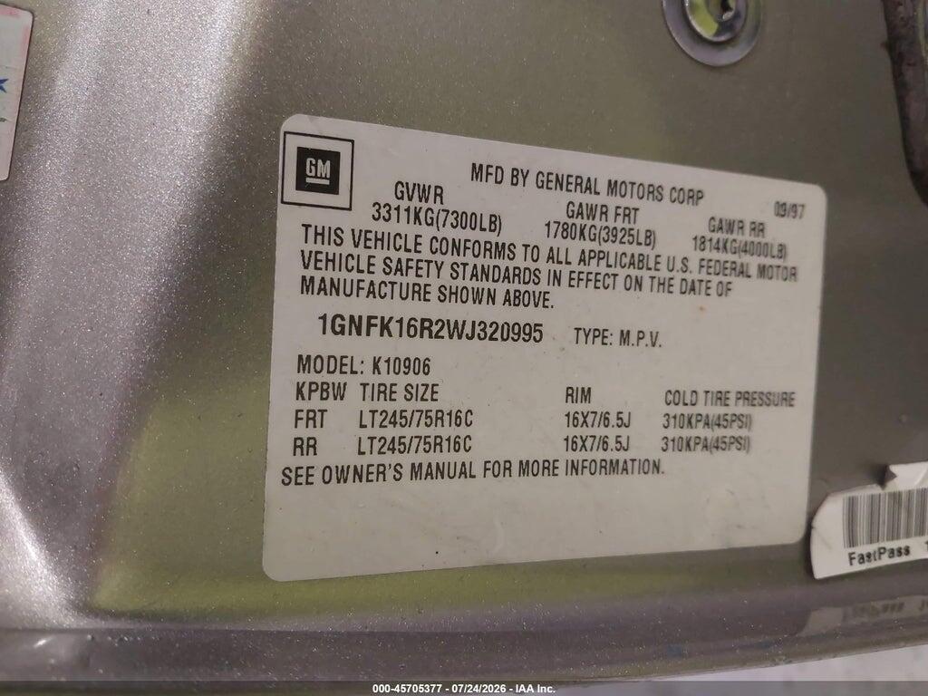 1GNFK16R2WJ320995 1998 CHEVROLET SUBURBAN 1500 photo no. 9