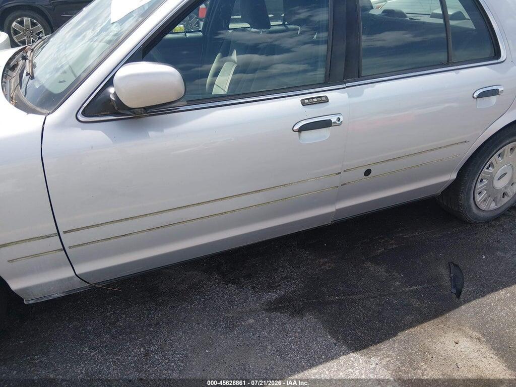 2FAFP73W83X110157 2003 FORD CROWN VICTORIA photo no. 6