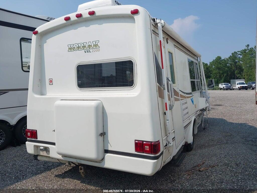 1FDWE35S83HA55921 2003 FORD E-350 CUTAWAY photo no. 4