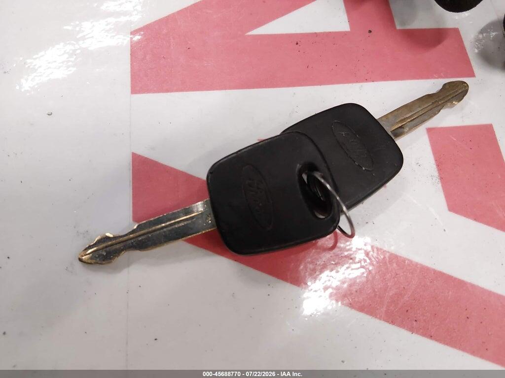 1FAHP36393W333547 2003 FORD FOCUS photo no. 11