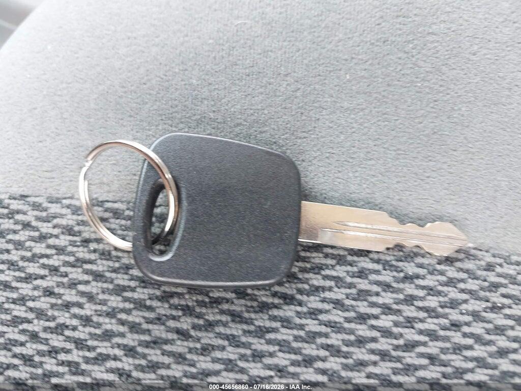 1FAHP34P83W323713 2003 FORD FOCUS photo no. 11
