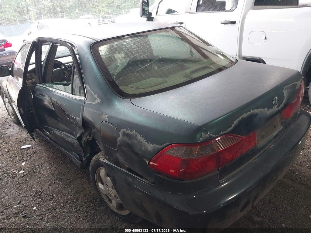 1HGCG5655WA186681 1998 HONDA ACCORD photo no. 3